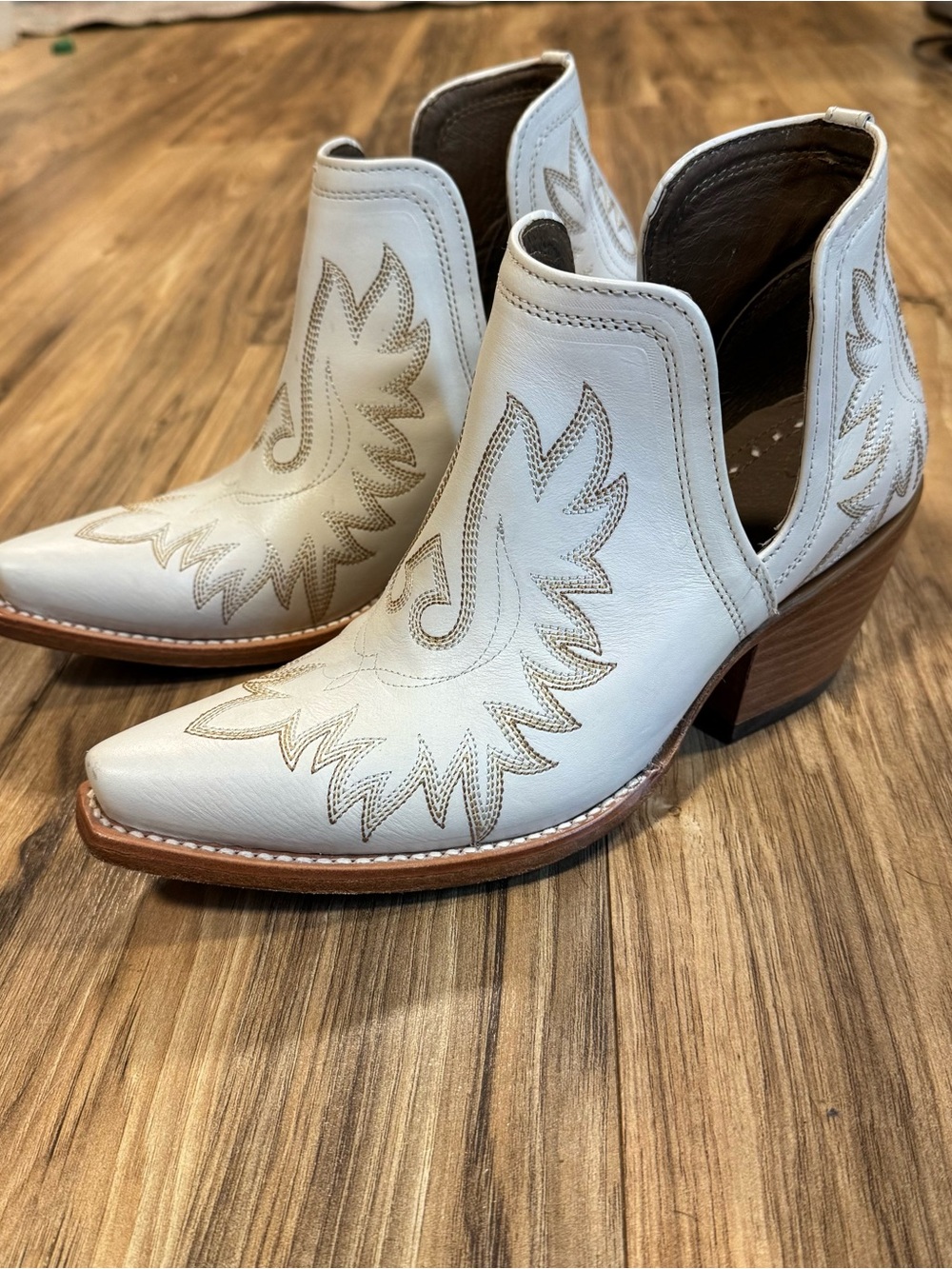 Ariat Women's Boots Dixon Short Western Fashion Boot  Blanco 10044484 Size 8